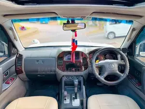 Mitsubishi Montero 2002