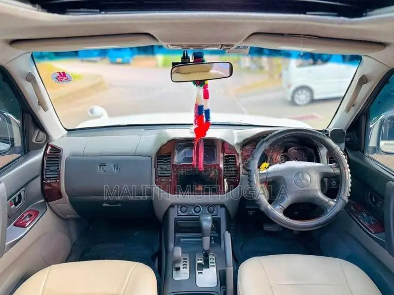 Mitsubishi Montero 2002