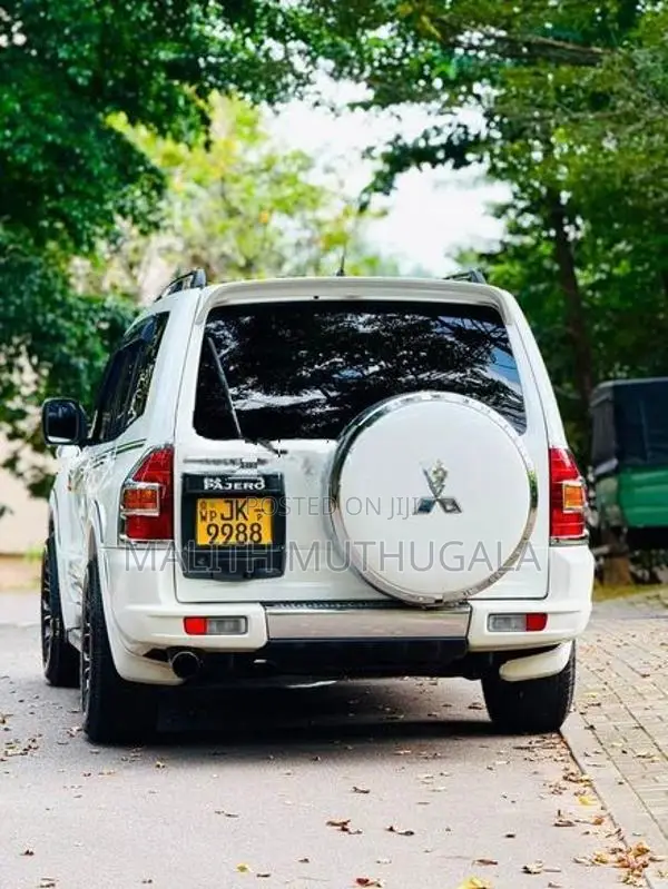 Mitsubishi Montero 2002