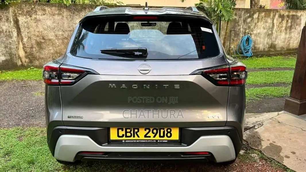 Nissan Magnite N Connecta 2025 SUV (Used)