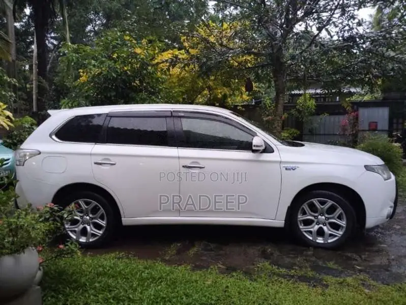Mitsubishi Outlander 2013 SUV (Used)