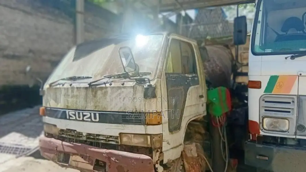 Isuzu  1993 Lorry (Used)