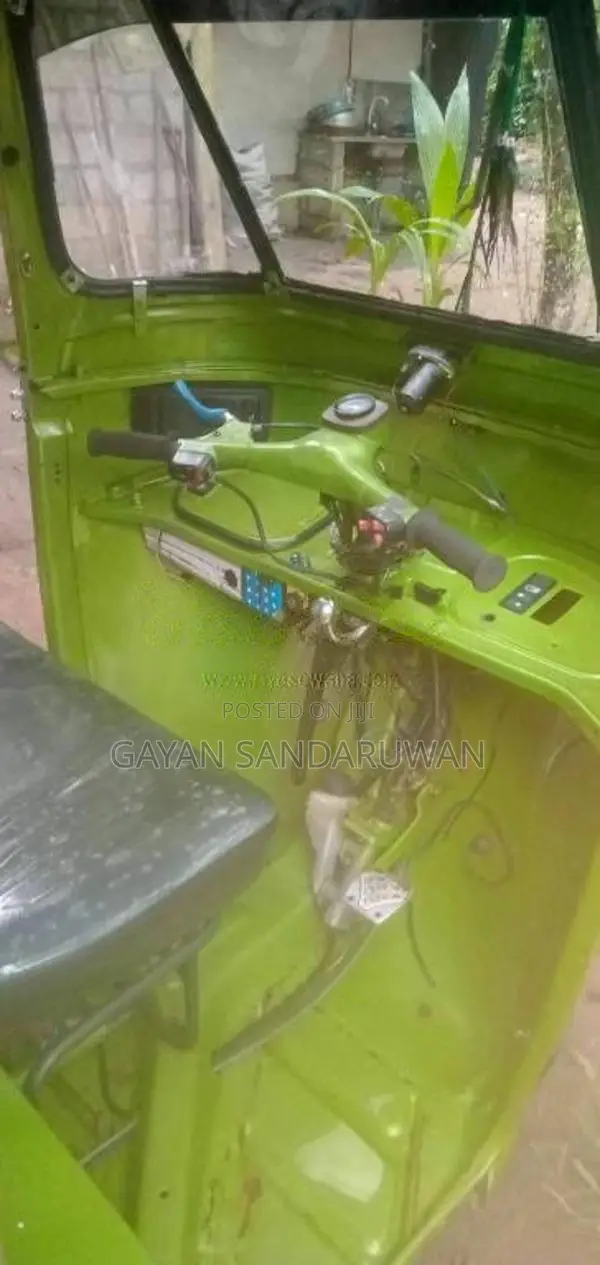 Bajaj 2 Stroke 2005 Three Wheel (Used)