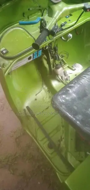 Bajaj 2 Stroke 2005 Three Wheel (Used)