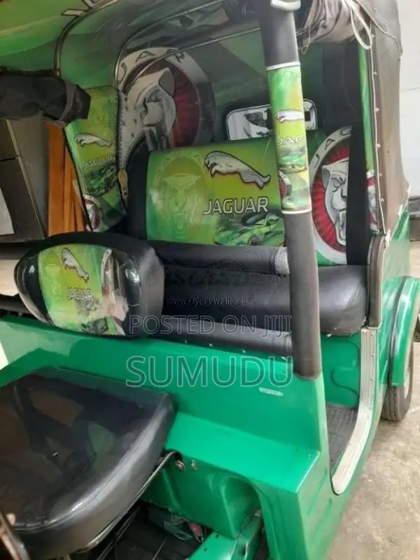 Bajaj 4 Stroke 2016 Three Wheel (Used)
