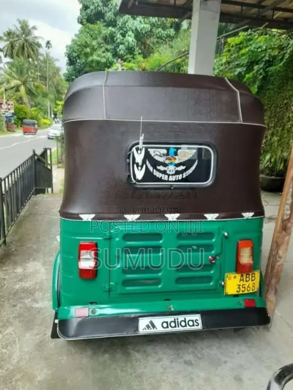 Bajaj 4 Stroke 2016 Three Wheel (Used)