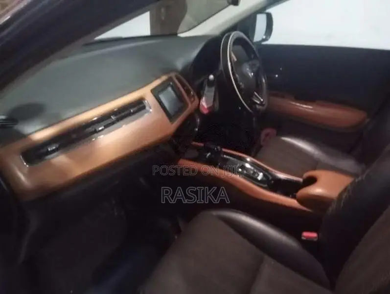 Honda Vezel 2014 SUV (Used)