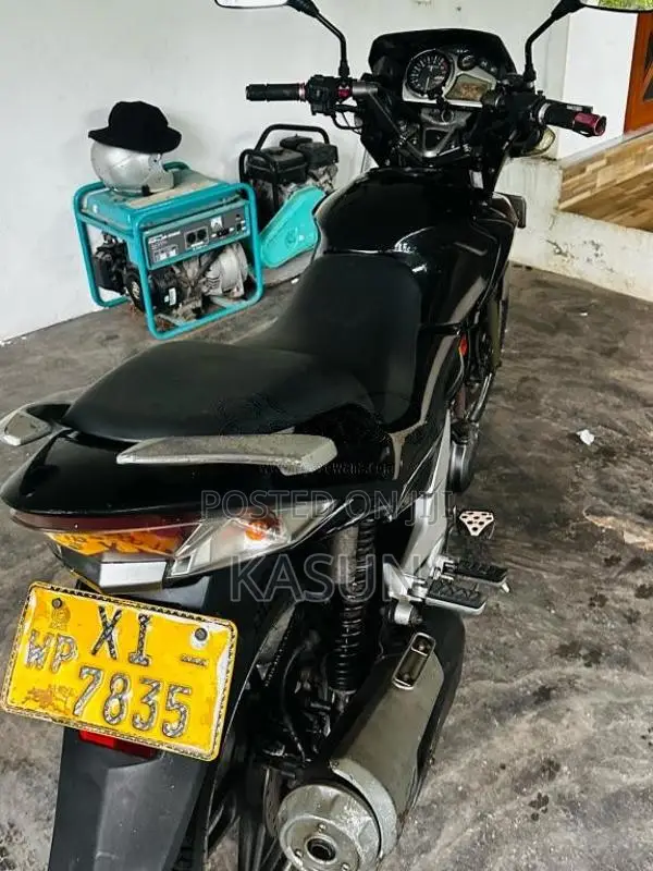 Hero-Honda Xtreme 2010 Motorbike (Used)
