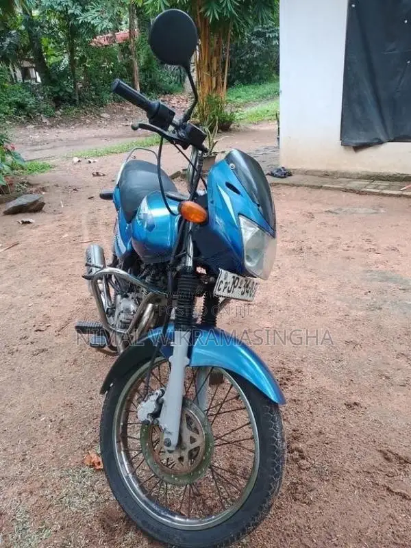Bajaj Caliber 2004 Motorbike (Used)