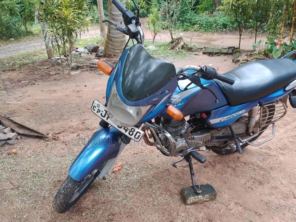 Bajaj Caliber 2004 Motorbike (Used)