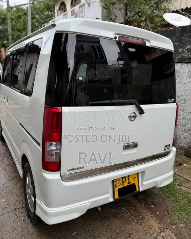 Nissan Clipper Rio 2014 Van (Used)