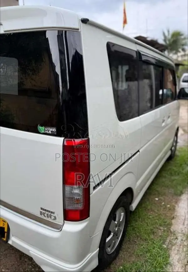 Nissan Clipper Rio 2014 Van (Used)