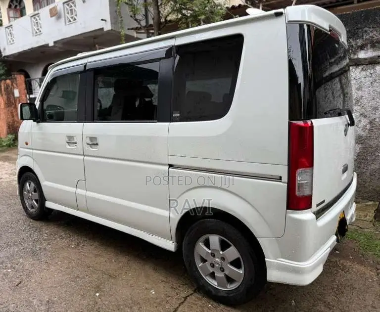 Nissan Clipper Rio 2014 Van (Used)