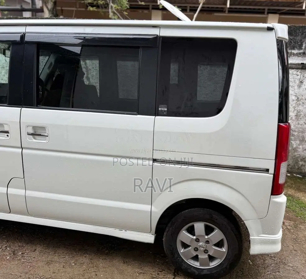 Nissan Clipper Rio 2014 Van (Used)