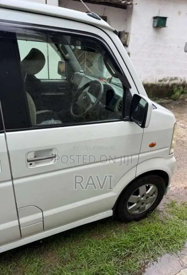 Nissan Clipper Rio 2014 Van (Used)