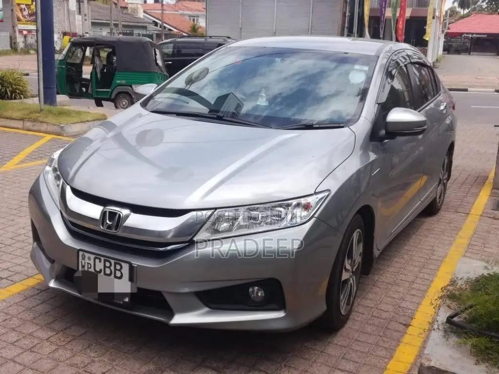 Honda Grace 2016 Car (Used)
