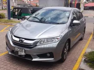 Honda Grace 2016 Car (Used)