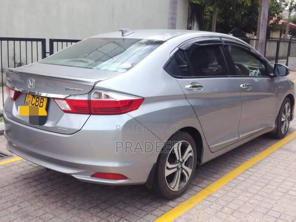 Honda Grace 2016 Car (Used)