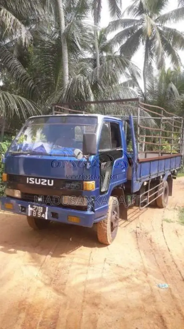 Isuzu ELF250 1975 Lorry (Used)