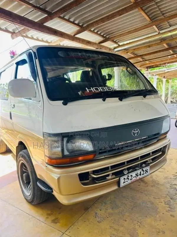 Toyota Dolphin 119 1998 Van (Used)