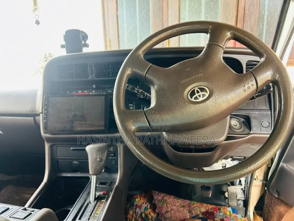 Toyota Dolphin 119 1998 Van (Used)