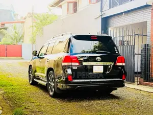 Toyota LAND CRUISER ZX 2010 SUV (Used)