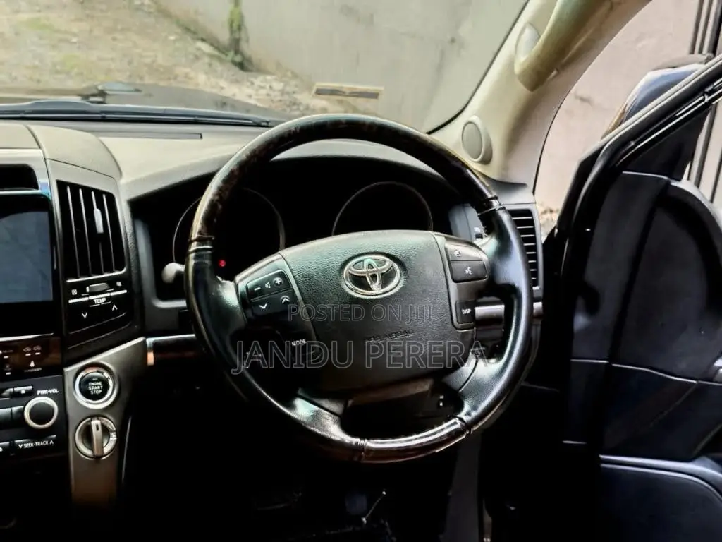 Toyota LAND CRUISER ZX 2010 SUV (Used)