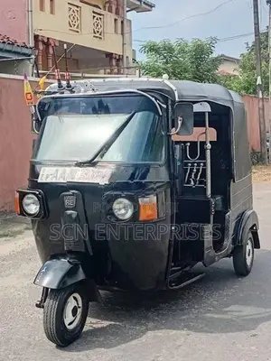 Bajaj RE 2013