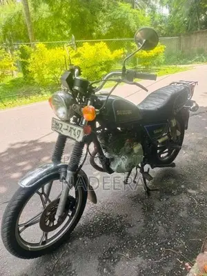 Suzuki GN 125 2005