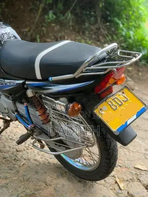 Bajaj CT100 2016
