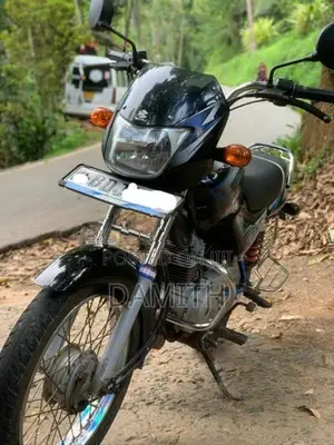 Bajaj CT100 2016