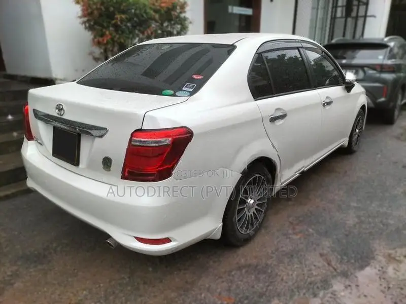 Toyota Axio NRE160 2017