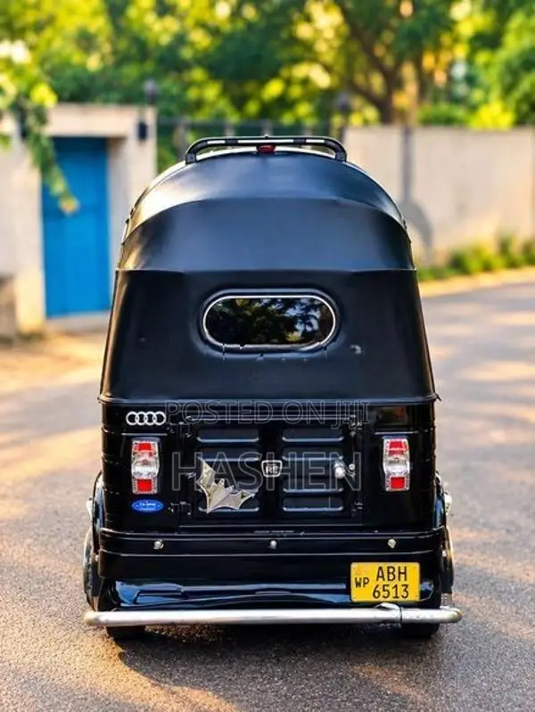 Bajaj RE 2016