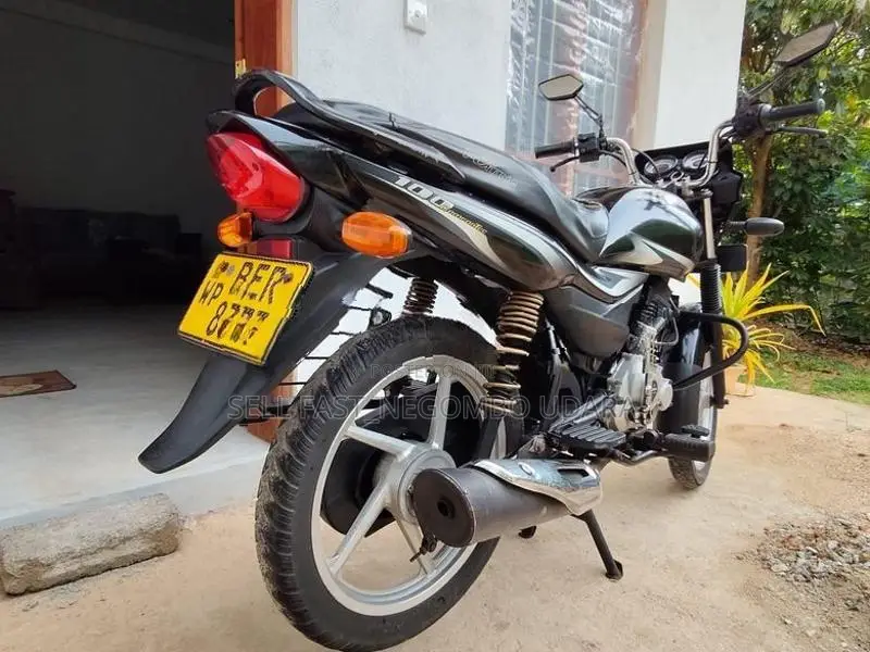 Bajaj Platina 100 2016
