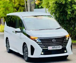 Nissan Serena Highway Star Premium 2025