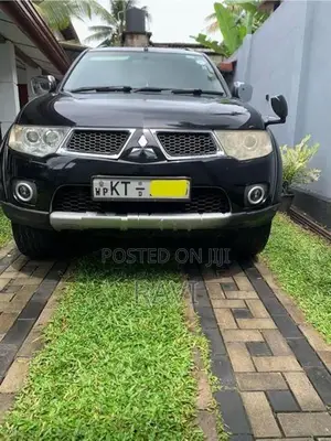Mitsubishi Montero Sport 2011