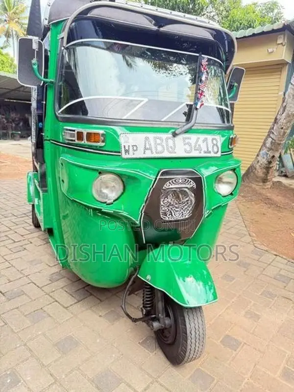 Bajaj RE 4 Stroke 2017