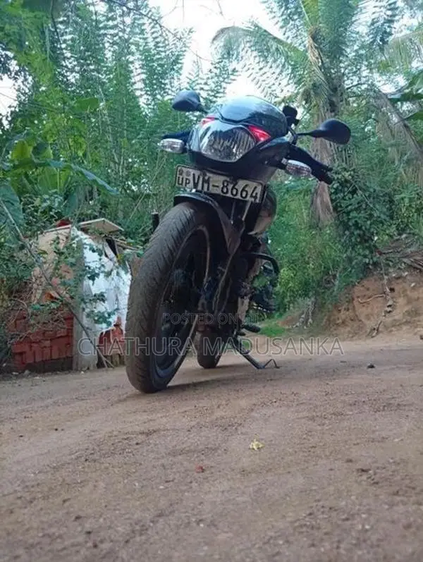 Bajaj Pulsar 180 2010