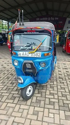Bajaj RE 4Strok 2014