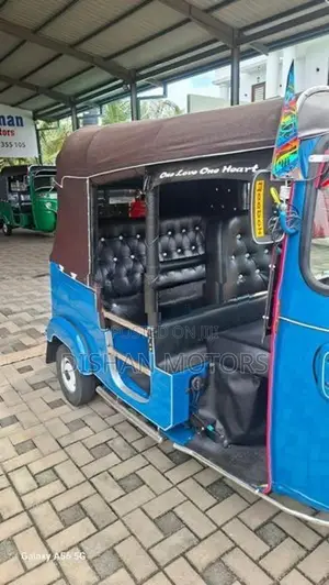 Bajaj RE 4Strok 2014