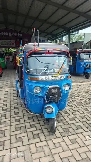 Bajaj RE 4Strok 2014