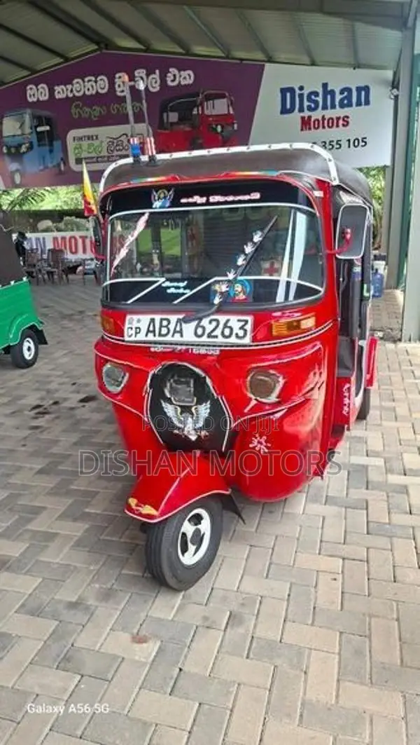 Bajaj RE 2015