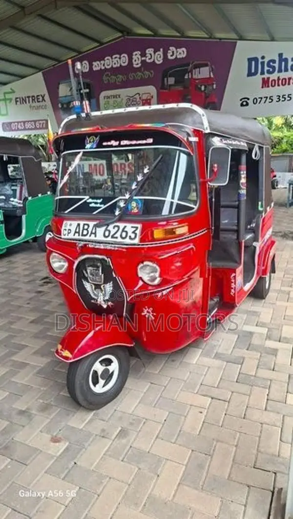 Bajaj RE 2015