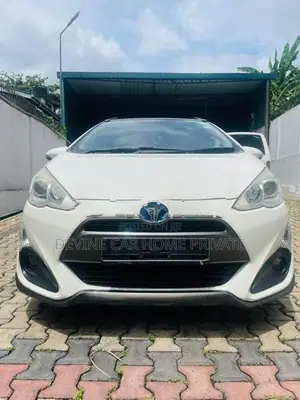 Toyota Aqua 2015