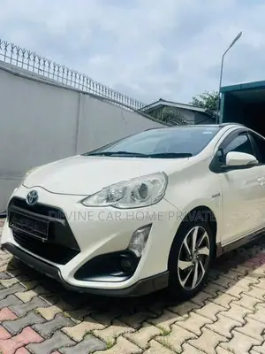 Toyota Aqua 2015
