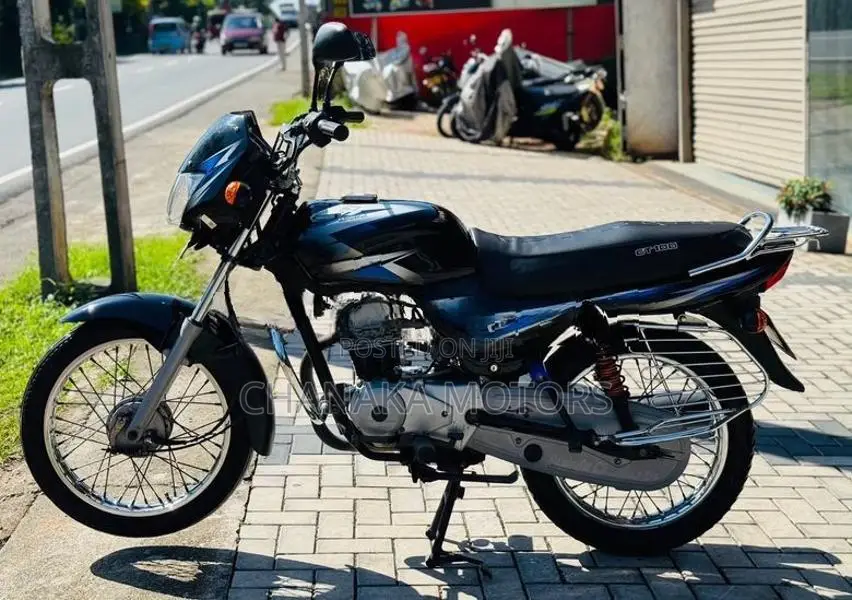 Bajaj CT100 2019