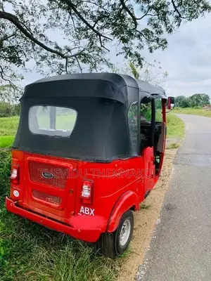 Bajaj RE 236cc EFI Model 2025