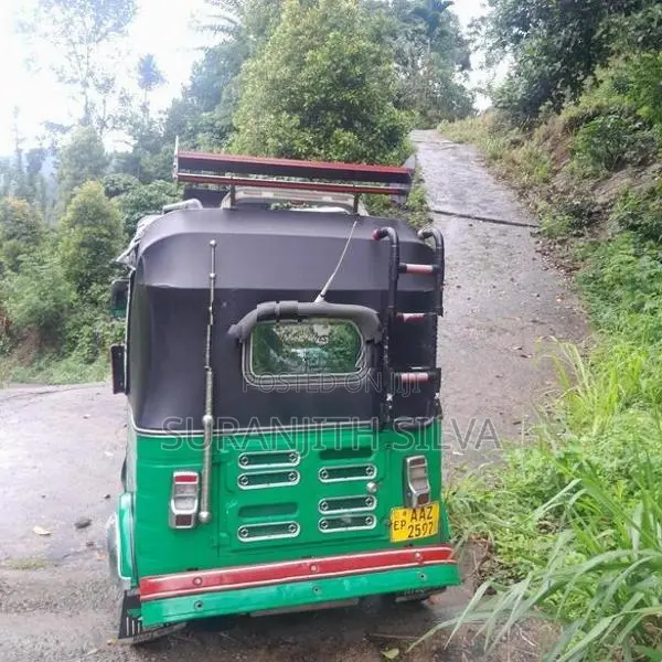 Bajaj RE 2015