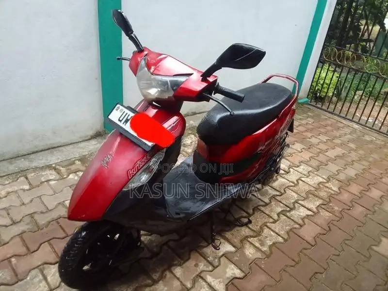 Bajaj Kristal 2008