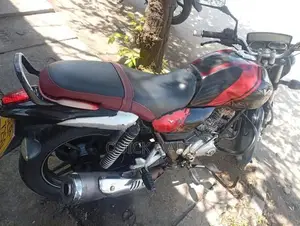 Bajaj V15 2018